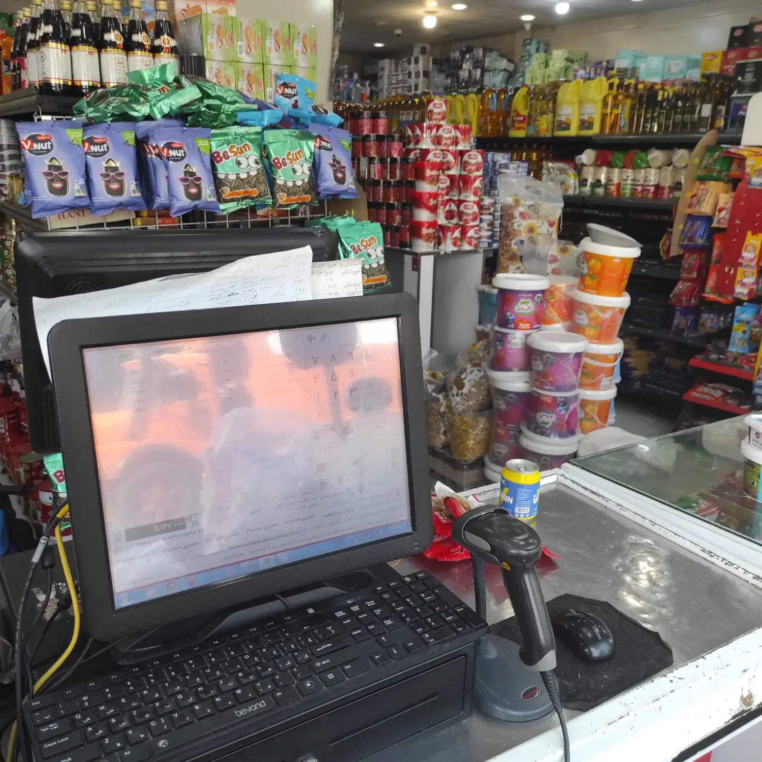 استخدام نیروی خانم چیدمان و فروش|استخدام خدمات فروشگاه و رستوران|لامرد, |دیوار