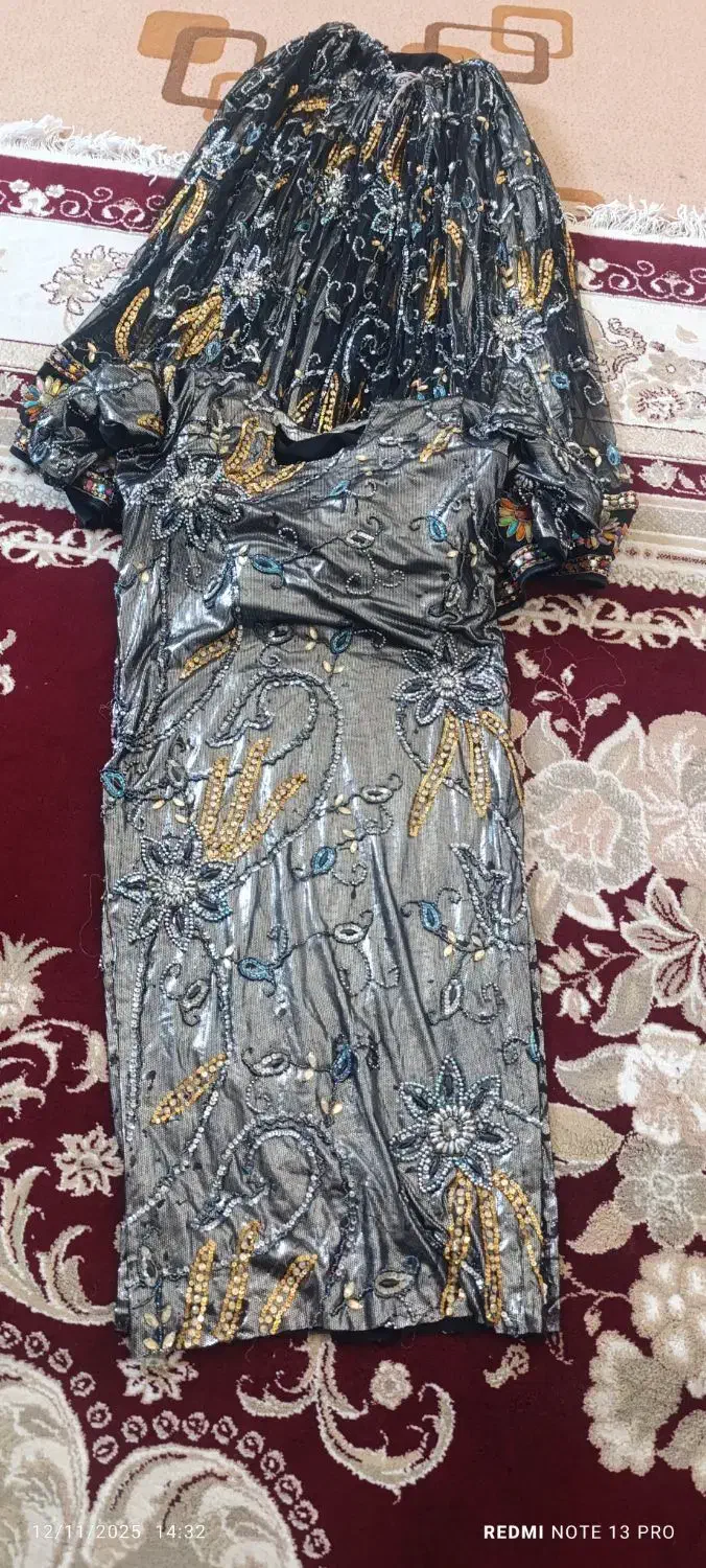 لباس محلی|لباس|باغ ملک, |دیوار