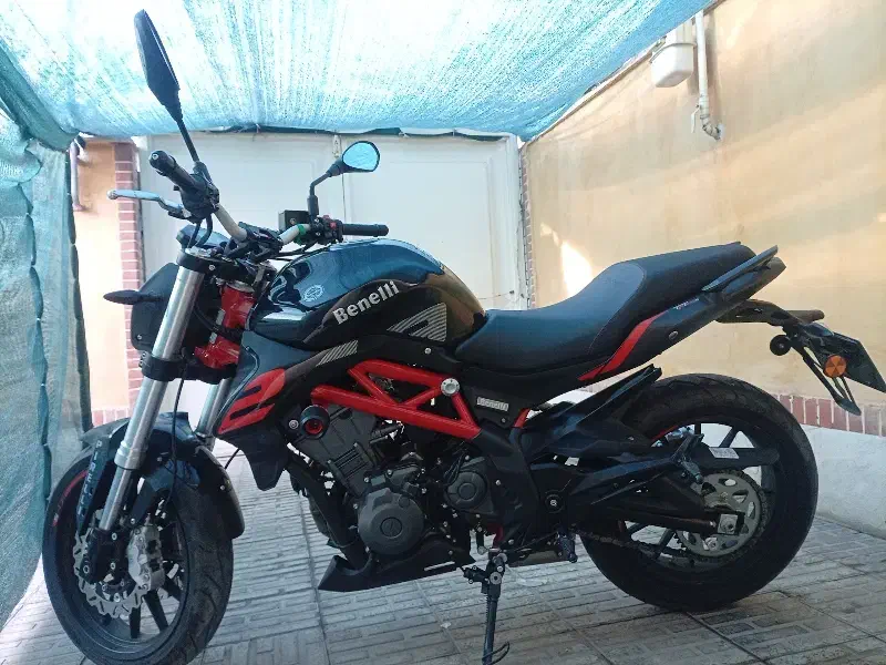 موتور بنلی 300تمام فابریک مدارک تکمیل.|موتورسیکلت|کاشان, مشکات|دیوار