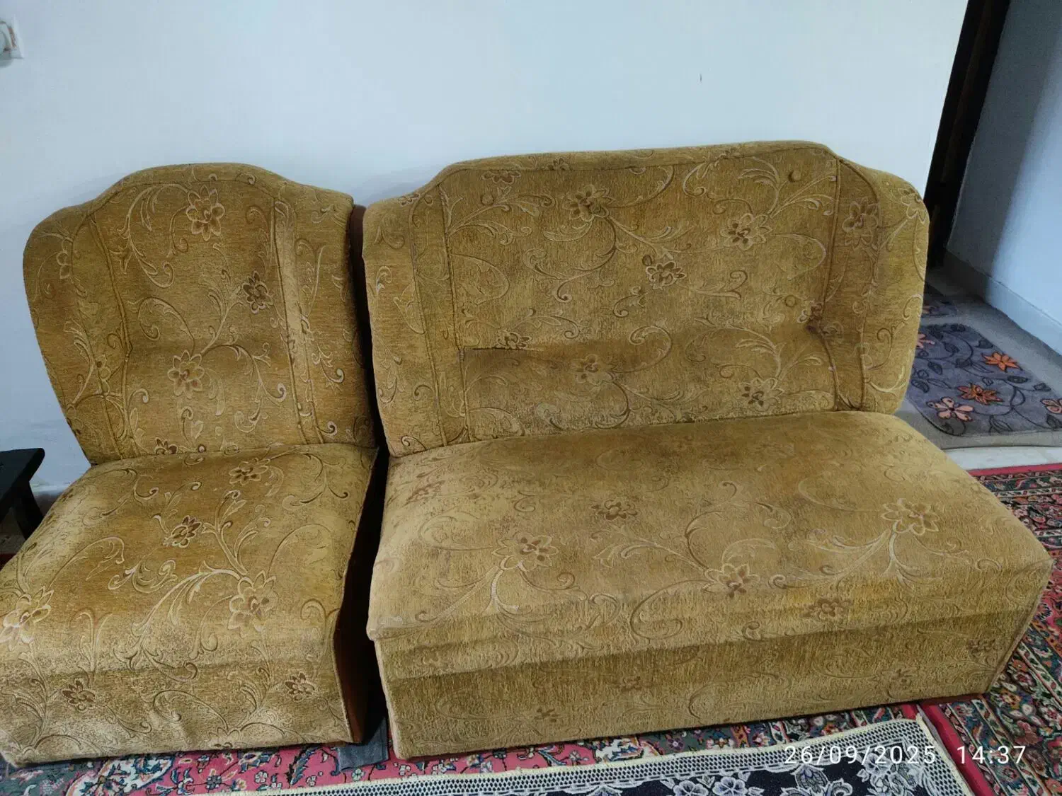 مبل راحتی سالم و تمیز،روکش سالم و بدون فرورفتگی|مبلمان خانگی و میز عسلی|کتالم و سادات شهر, |دیوار