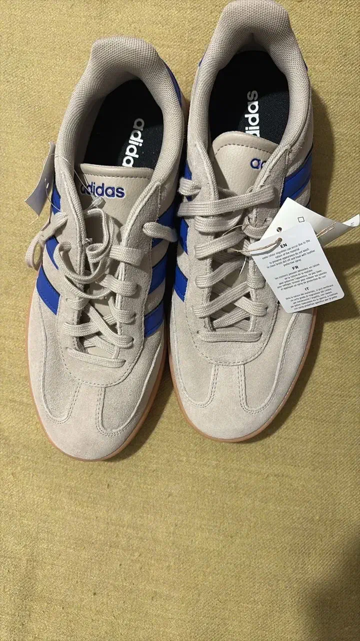 کفش ادیداس اصل نو|کیف، کفش، کمربند|شیراز, دینکان|دیوار