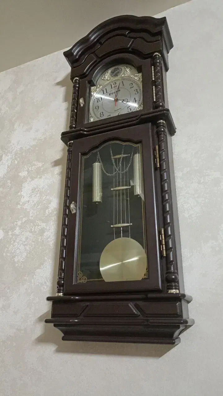 ساعت دیواری درحد نو باموتورعالی|ساعت دیواری و تزئینی|بجنورد, |دیوار