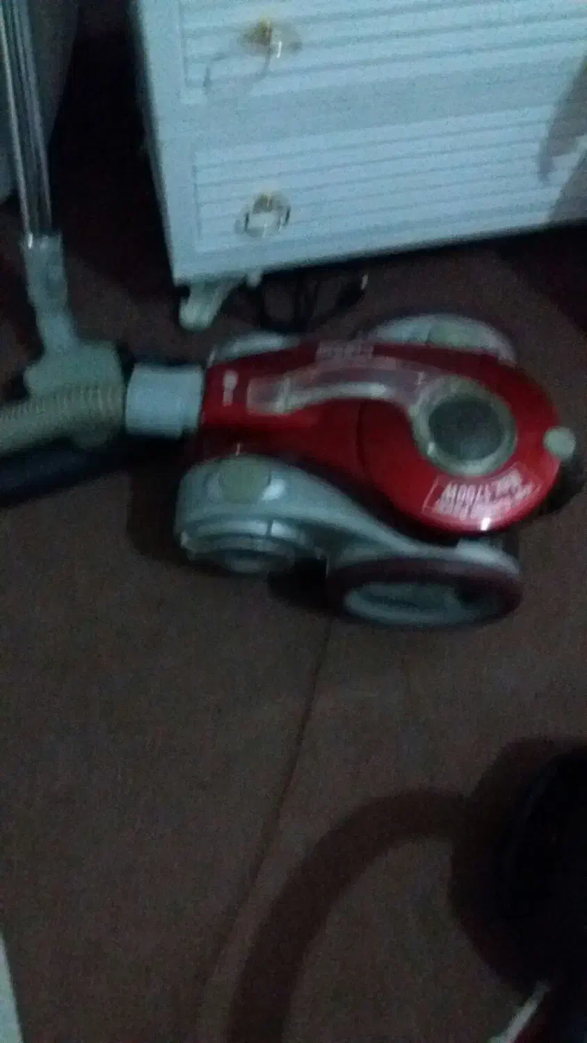 با سلام فروش یک عدد جارو برقی|جاروبرقی، جارو شارژی، بخارشو|بروجرد, |دیوار