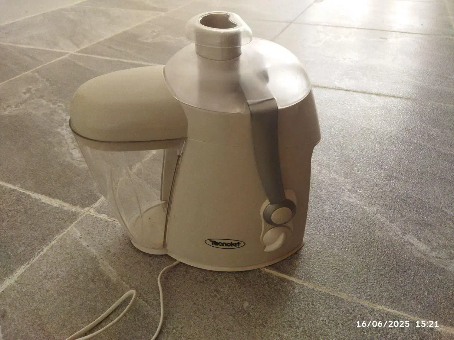 آبمیوه گیری یک کاره|آبمیوه‌گیر و آب‌مرکبات‌گیر|سنندج, |دیوار