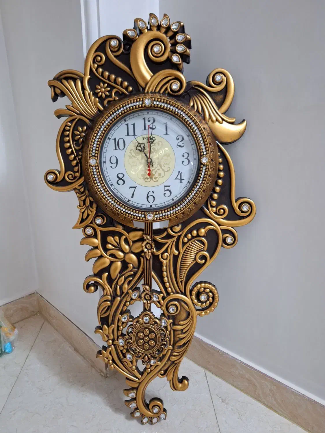 ساعت دیواری گرد نو نو برای یه هفته هستش|ساعت دیواری و تزئینی|نسیمشهر, |دیوار