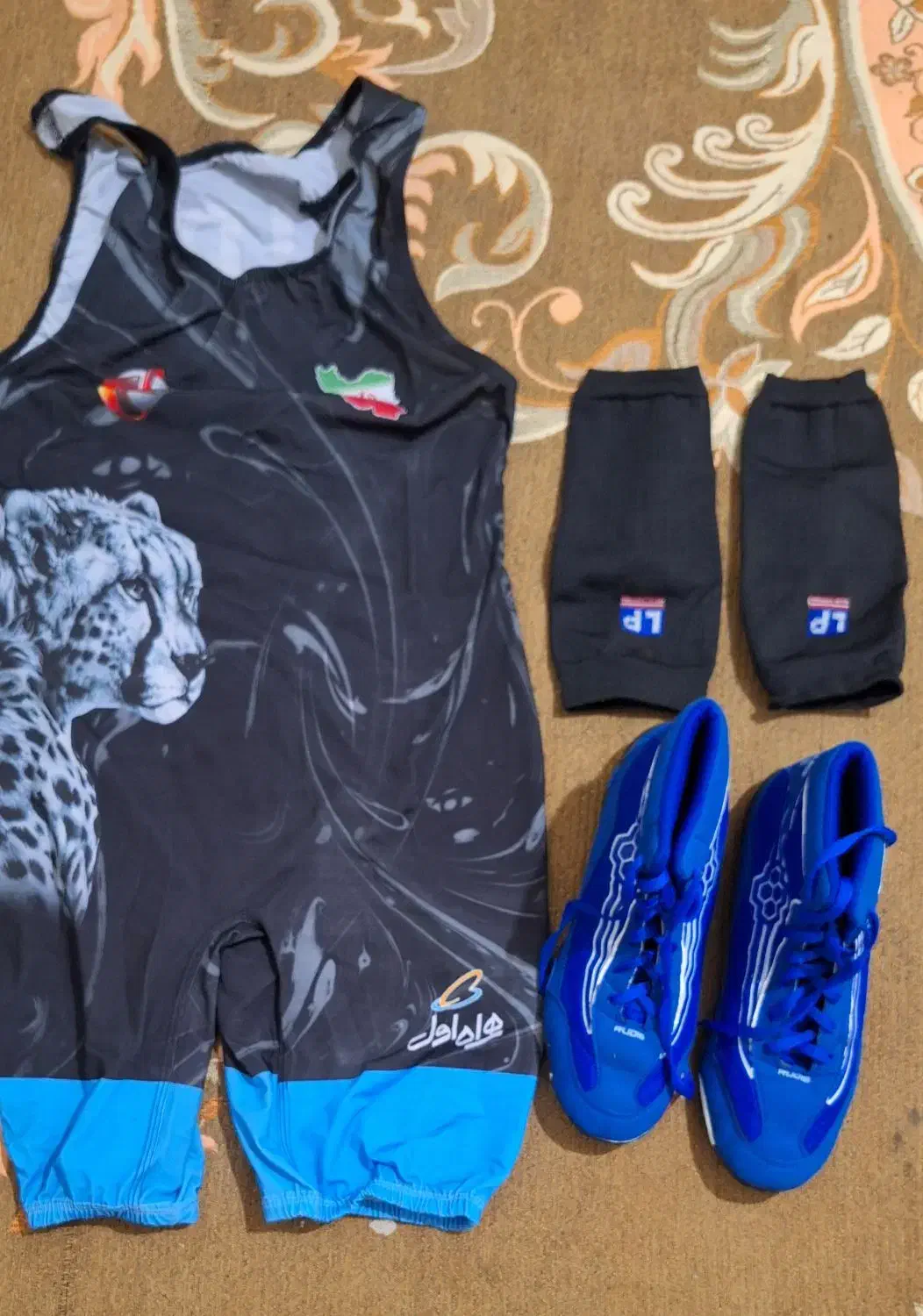 دوبنده، کفش، زانوبند کشتی|لباس|یاسوج, |دیوار