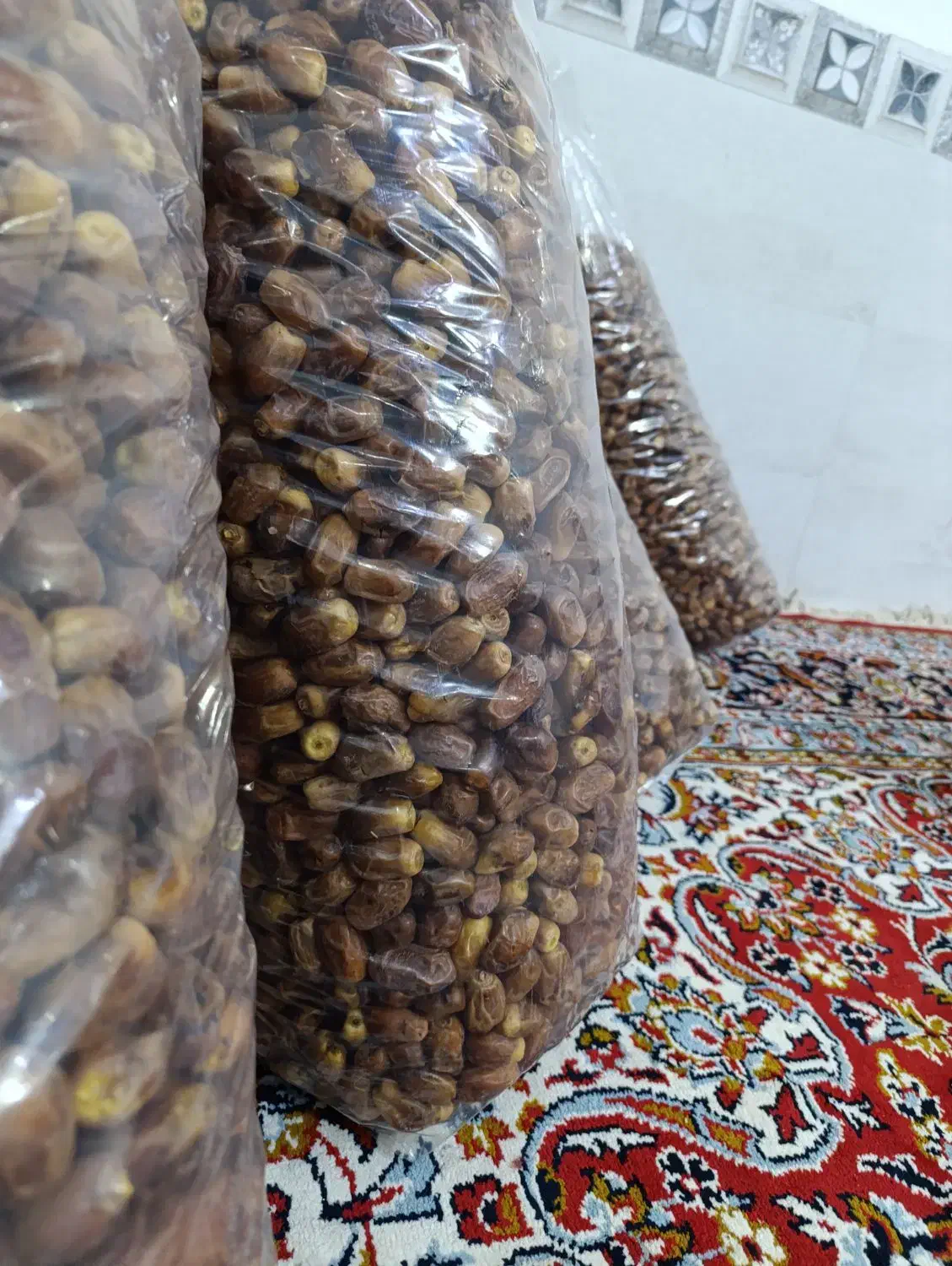 خرما زاهدی|خوردنی و آشامیدنی|تهران, میدان ولیعصر|دیوار