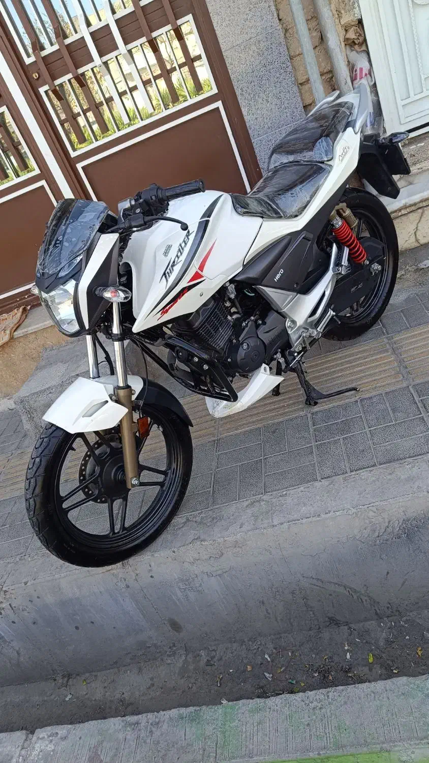 هیروتریلر۱۵۰ccمدل۹۵تمام فابریک مدارک کامل۹ماه بیمه|موتورسیکلت|قم, شهرک امام حسین|دیوار