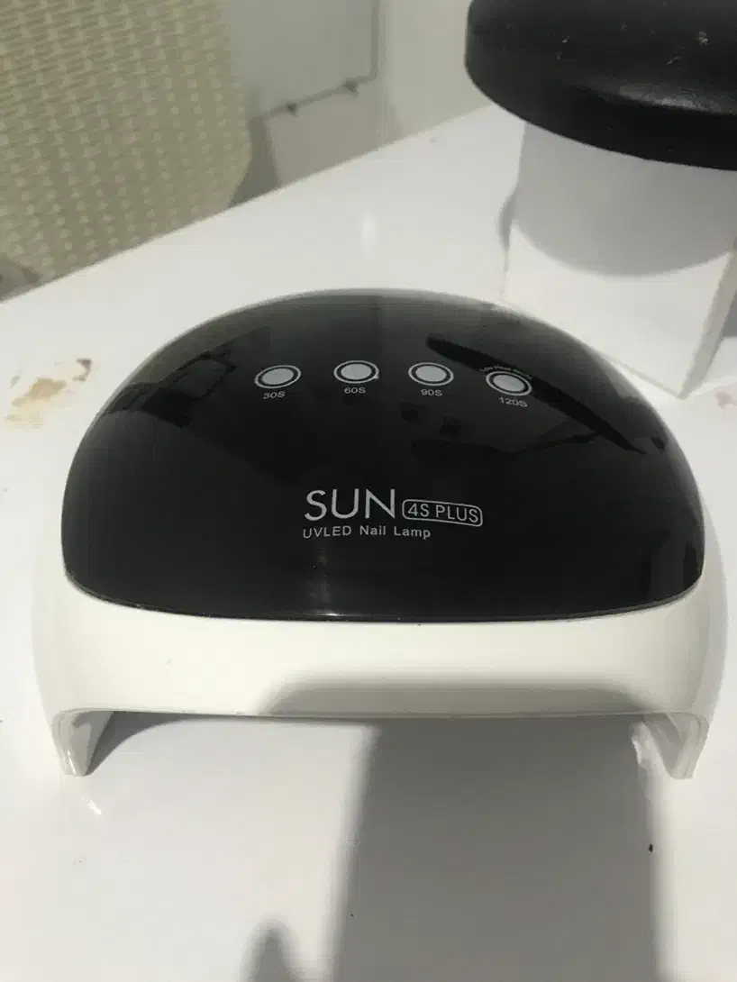 یو وی ال ای دی|آرایشگاه و سالن‌های زیبایی|شاندیز, |دیوار