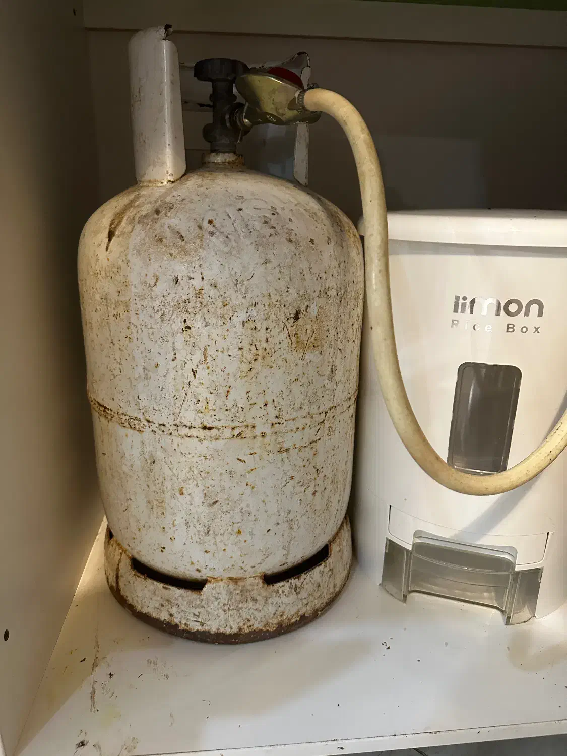 دستگاه تصفیه آب|آبسردکن و تصفیه آب|کیش, |دیوار