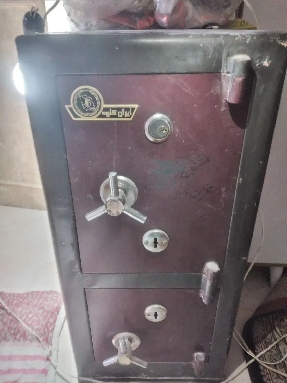 گاوصندوق ۲طبقه کارکرده تمیز|دفتر کار|اراک, |دیوار