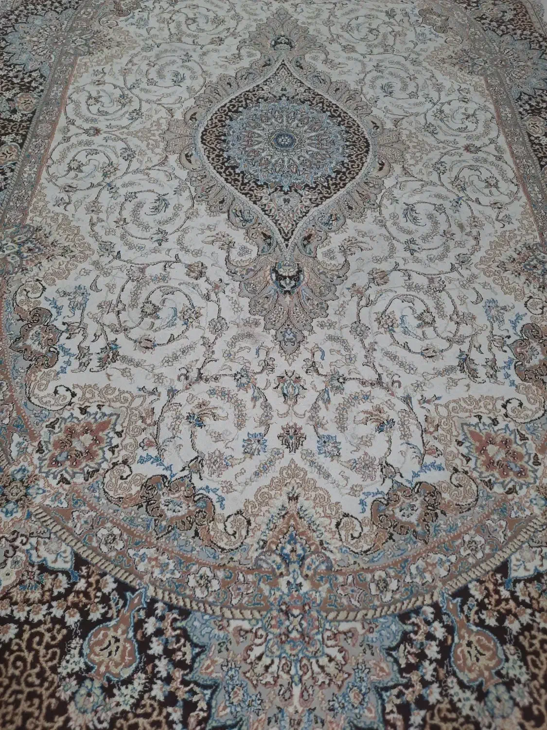 فرش|فرش|اهواز, کوی پلیس|دیوار