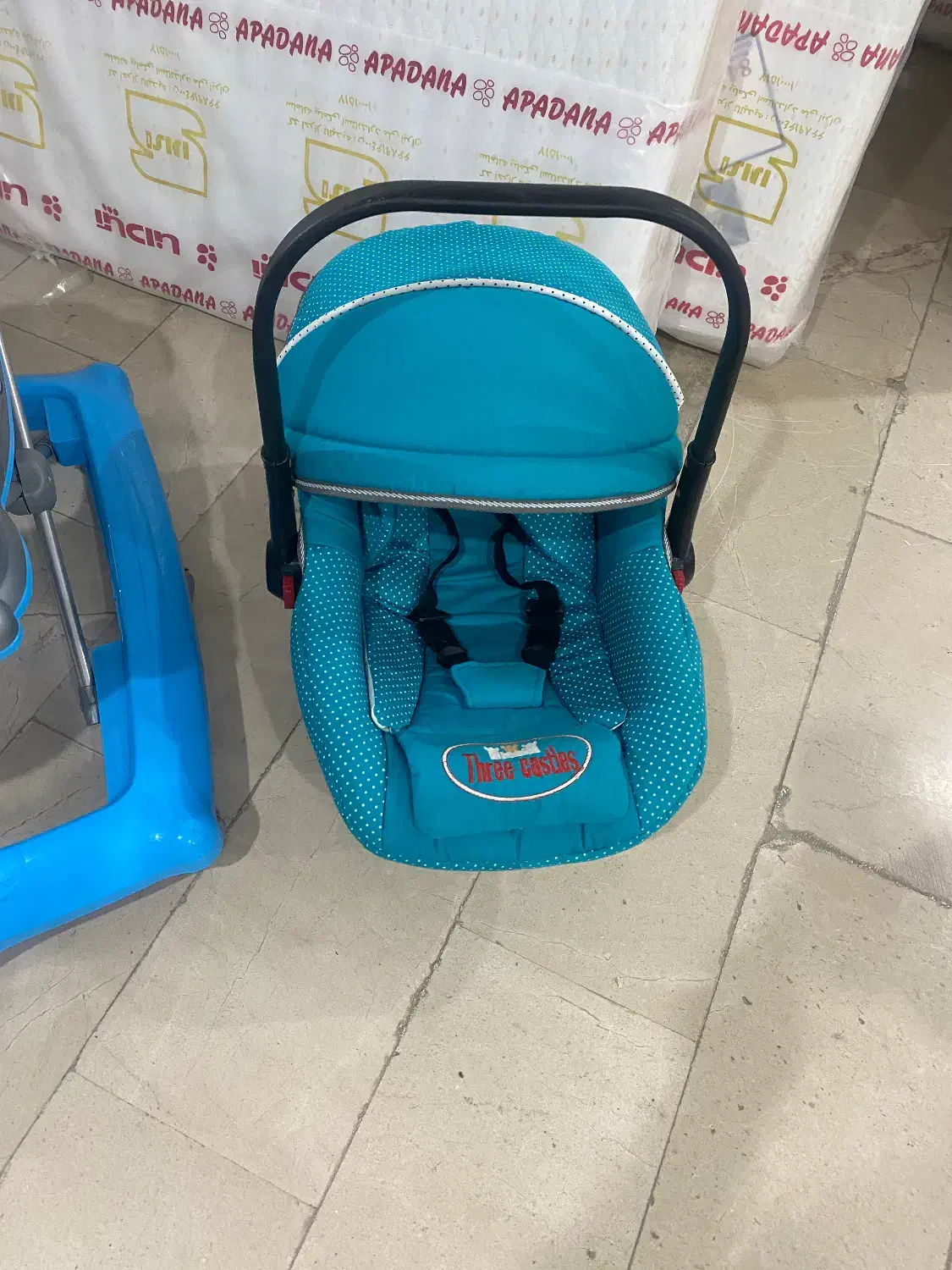 کریر|کالسکه و لوازم جانبی|میانه, |دیوار