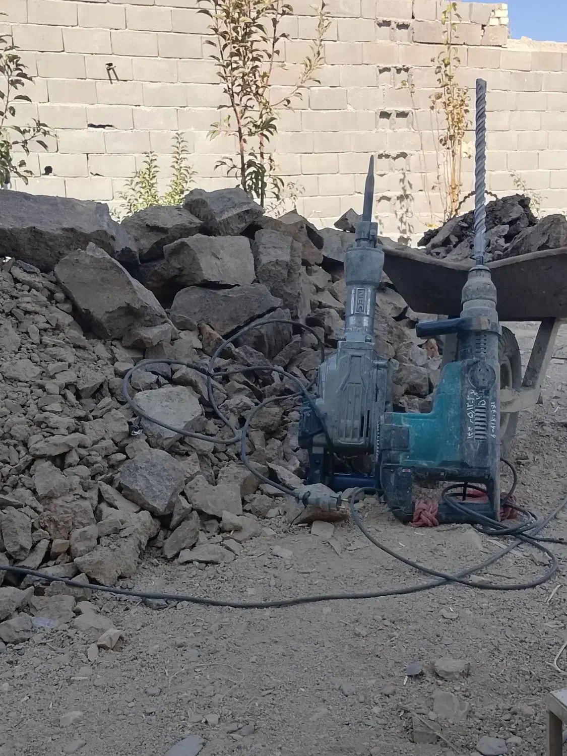 چاه کن و مغنی|خدمات پیشه و مهارت|حمیدیا, |دیوار