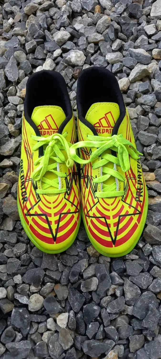 کفش فوتبال مخصوص چمن مصنوعی سایز ۴۳|کیف، کفش، کمربند|سرخرود, |دیوار