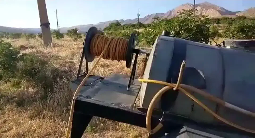 شیلنگ جمع کن سمپاش|خدمات باغبانی و درختکاری|شیراز, کاراندیش|دیوار