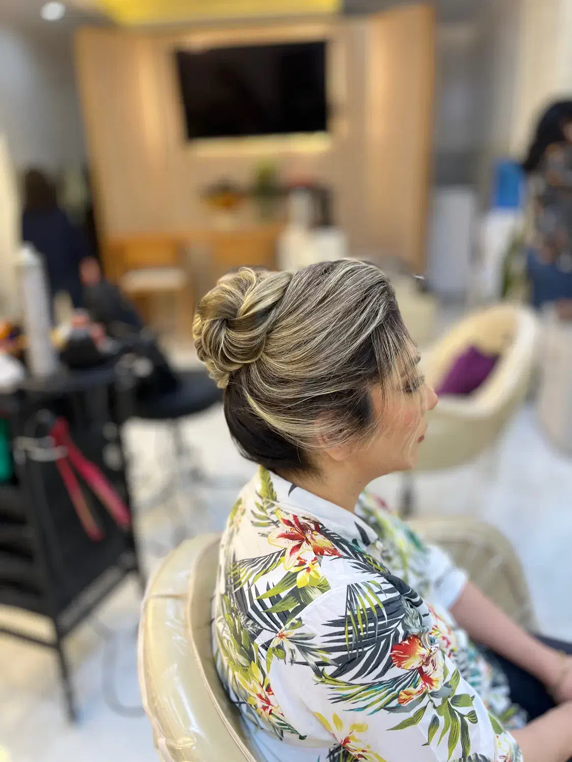 شنیونکار چرخشی|خدمات آرایشگری و زیبایی|شاهین‌شهر, خانه کارگر|دیوار