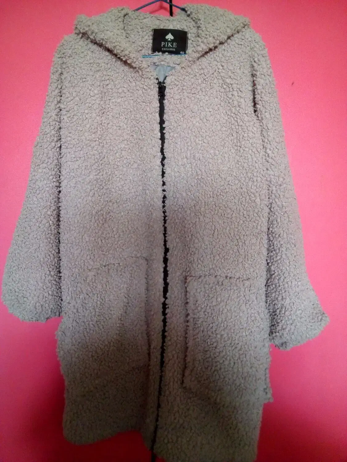 پالتو وتدی|لباس|دماوند, گیلاوند|دیوار