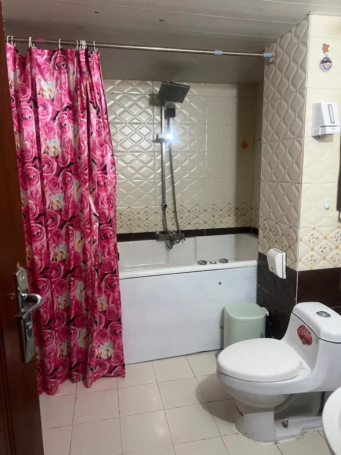 آپارتمان بسیار شیک در شرقی فردوسی ۳ خواب|فروش آپارتمان|شاهین‌شهر, فردوسی|دیوار