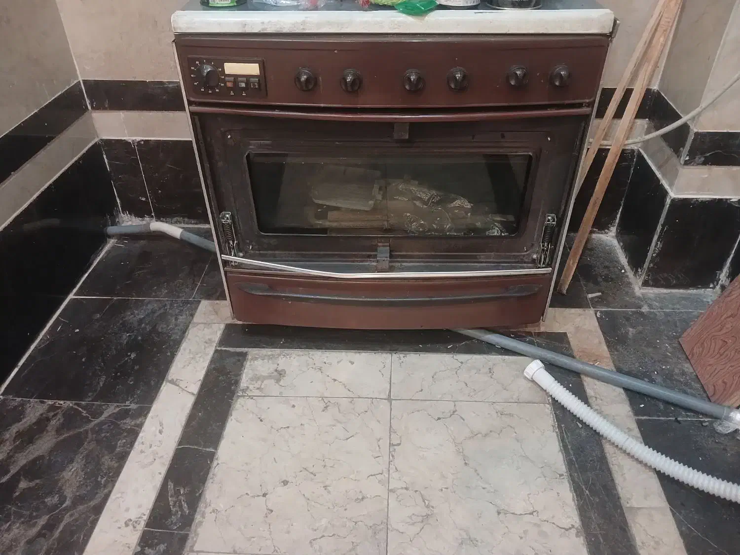 یک عدد بخاری و یک عدد گاز فر دار سالم|بخاری، هیتر، شومینه|گلپایگان, |دیوار