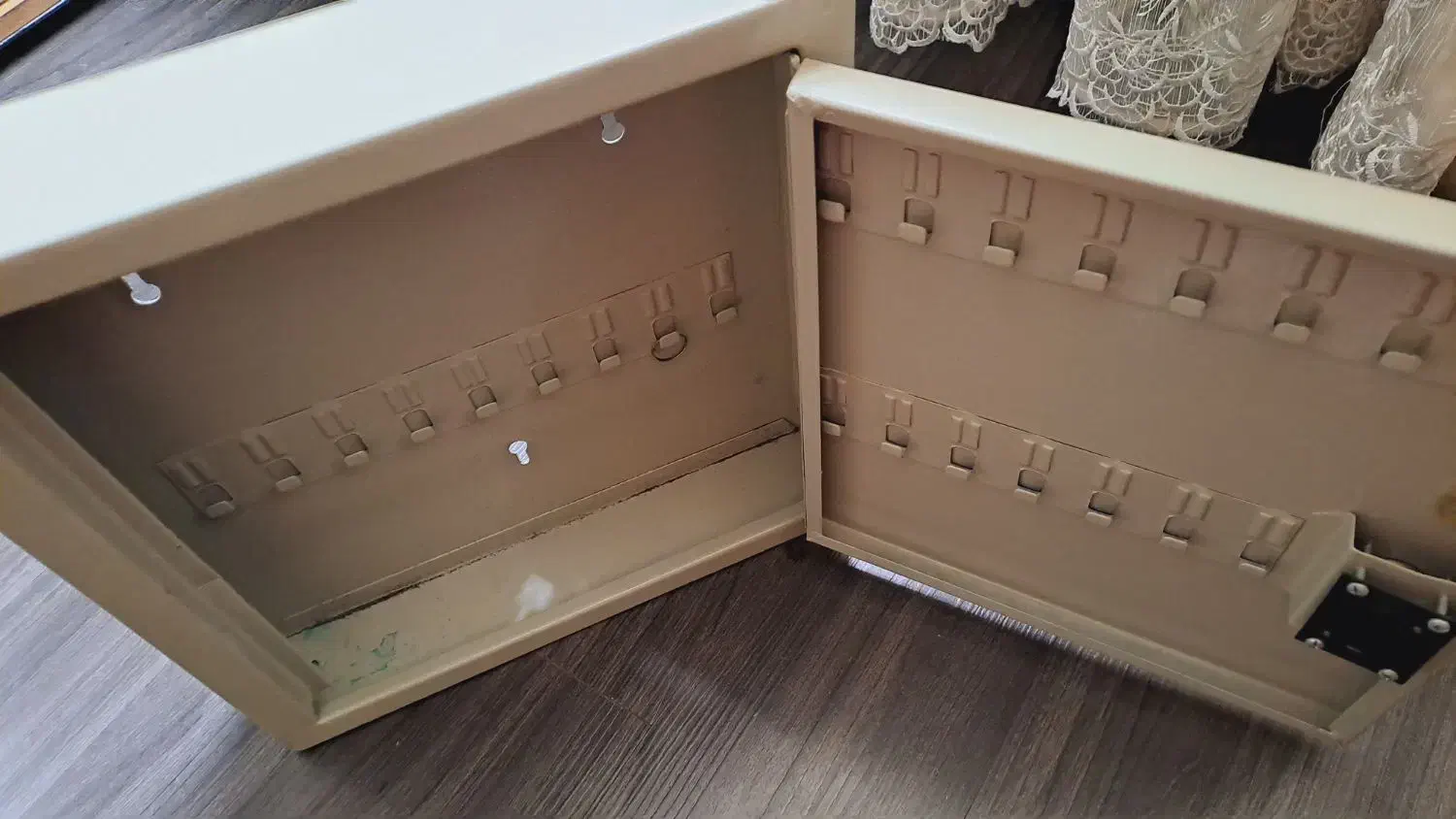 تعدادی وسایل تلفن و جا کلیدی|تلفن رومیزی|تهران, حکیمیه|دیوار