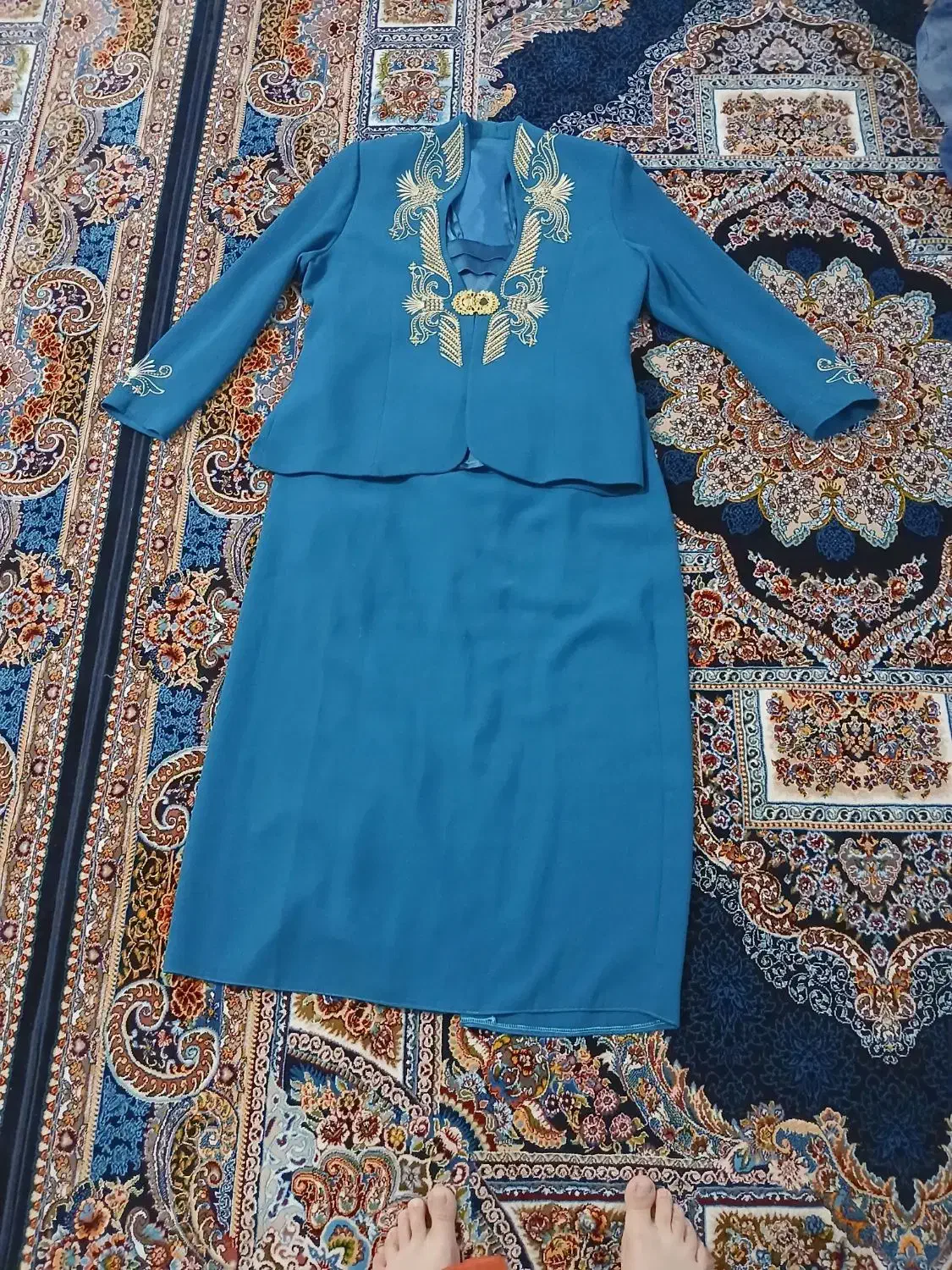 کت دامن مجلسی|لباس|قم, شهر قائم|دیوار