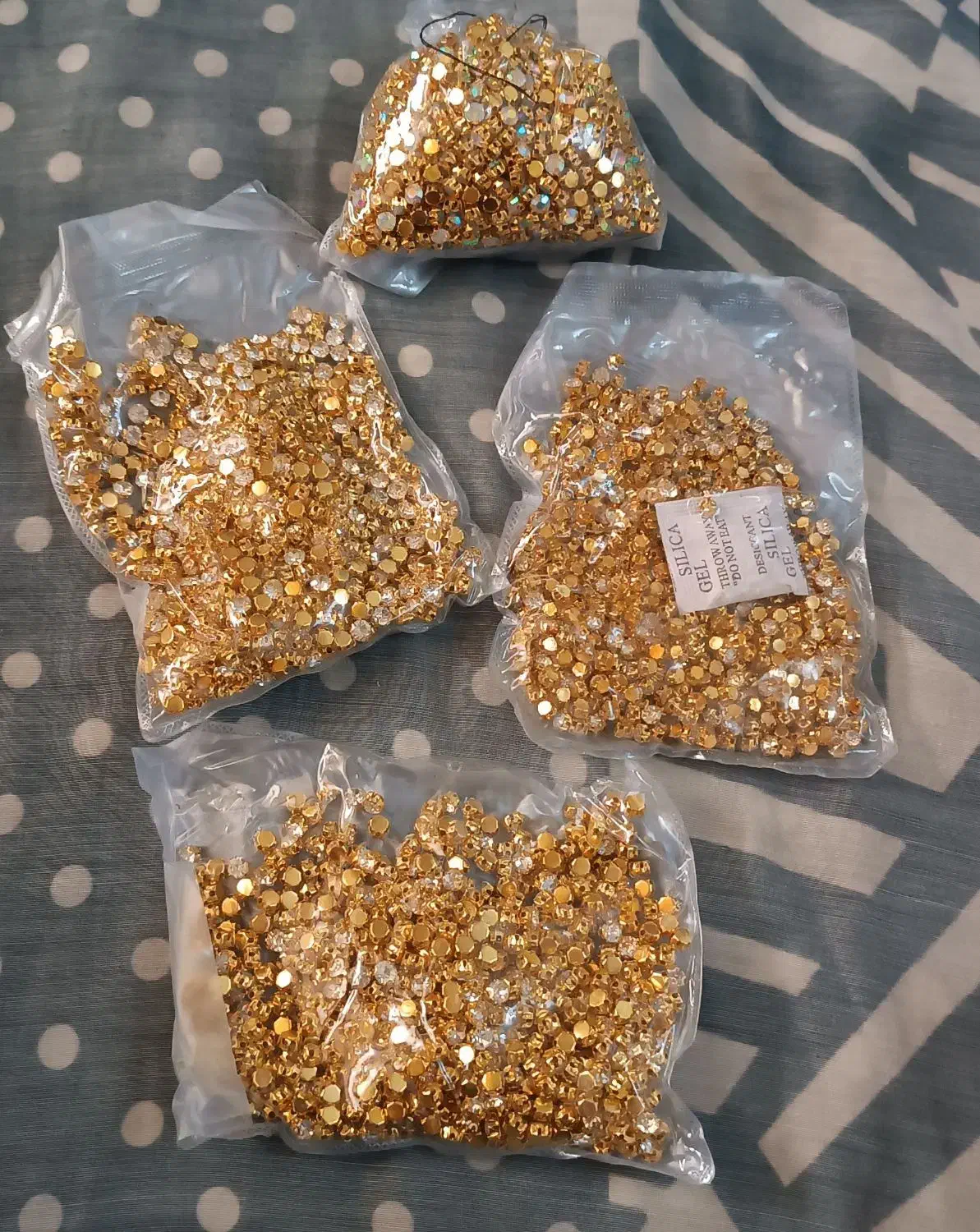 منجوق|جواهرات|قرچک, پویینک|دیوار