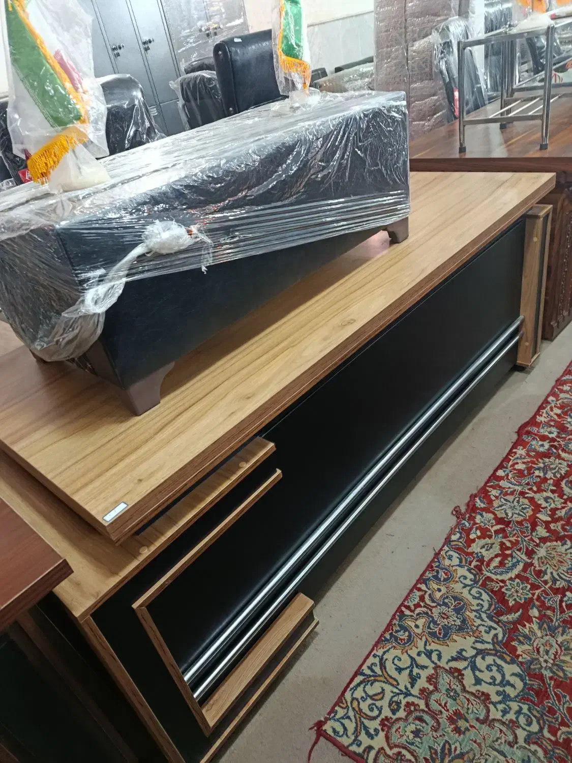 کمدوتحریرمدیریت|میز تحریر و کامپیوتر|نیشابور, هفده شهریور|دیوار