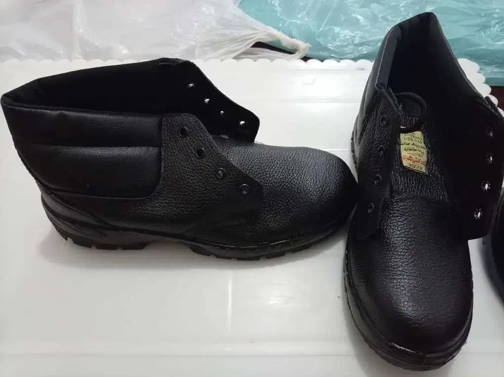 کفش ایمنی سایز ۴۳و ۴۴|کیف، کفش، کمربند|لردگان, |دیوار