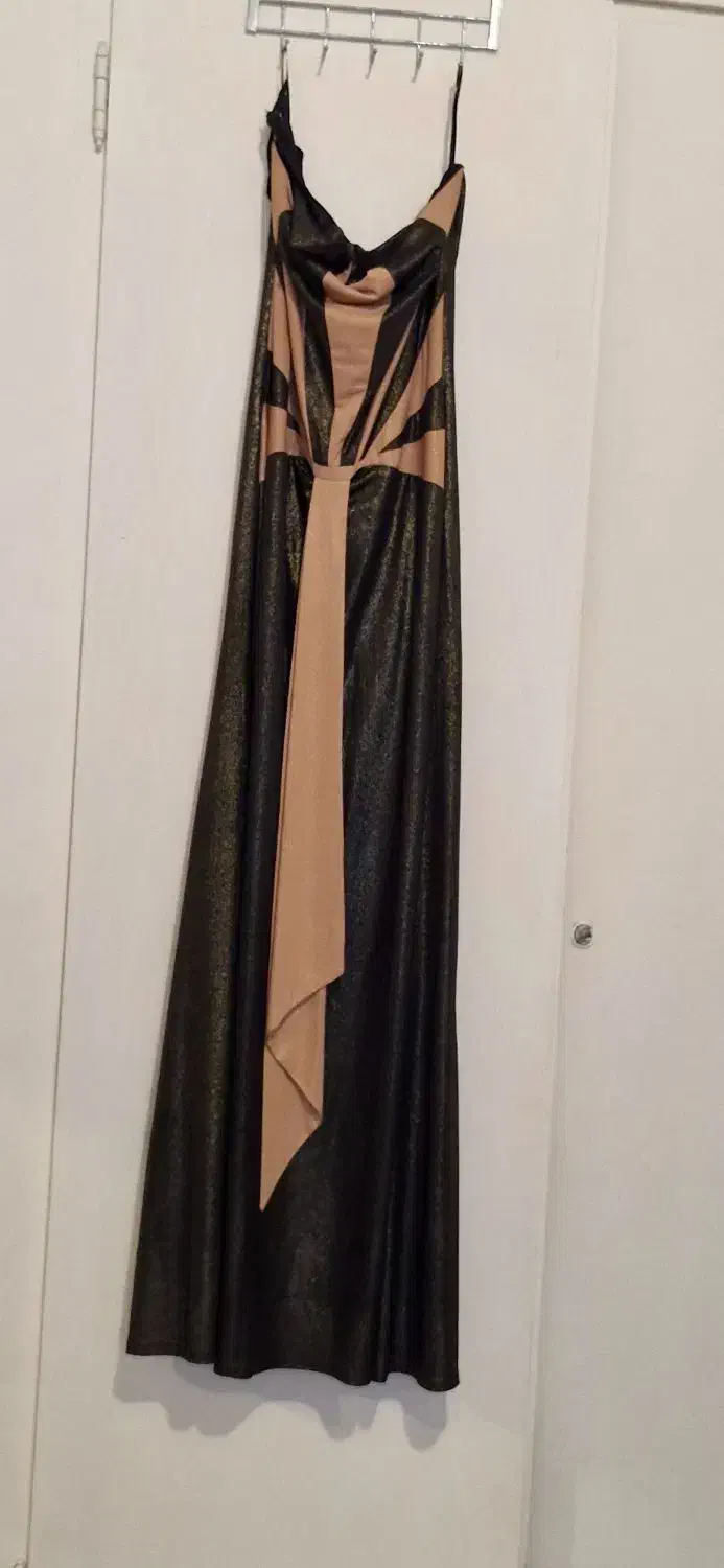 لباس مجلسی|لباس|شهریار, شهریار|دیوار