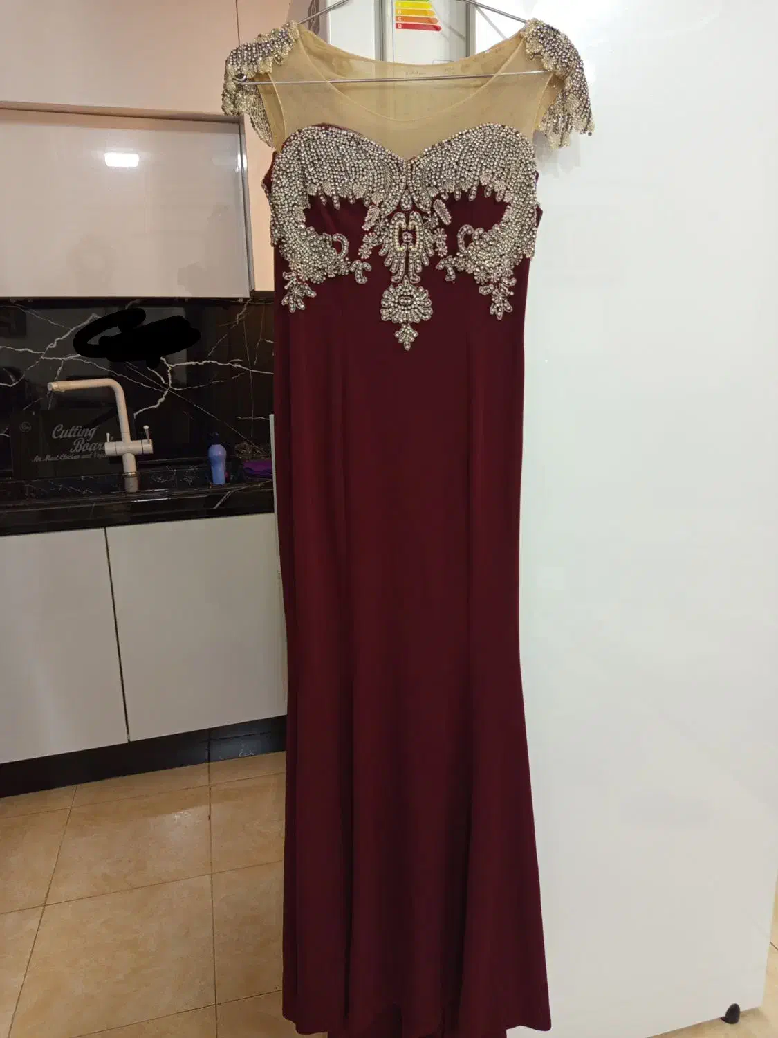 لباس مجلسی|لباس|رشت, معلم|دیوار