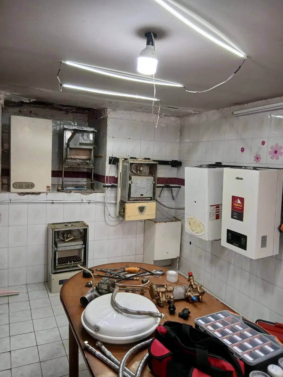 تعمییرکار مجاز پکیج و آبگرمکن دیواری|خدمات پیشه و مهارت|قم, پردیسان|دیوار