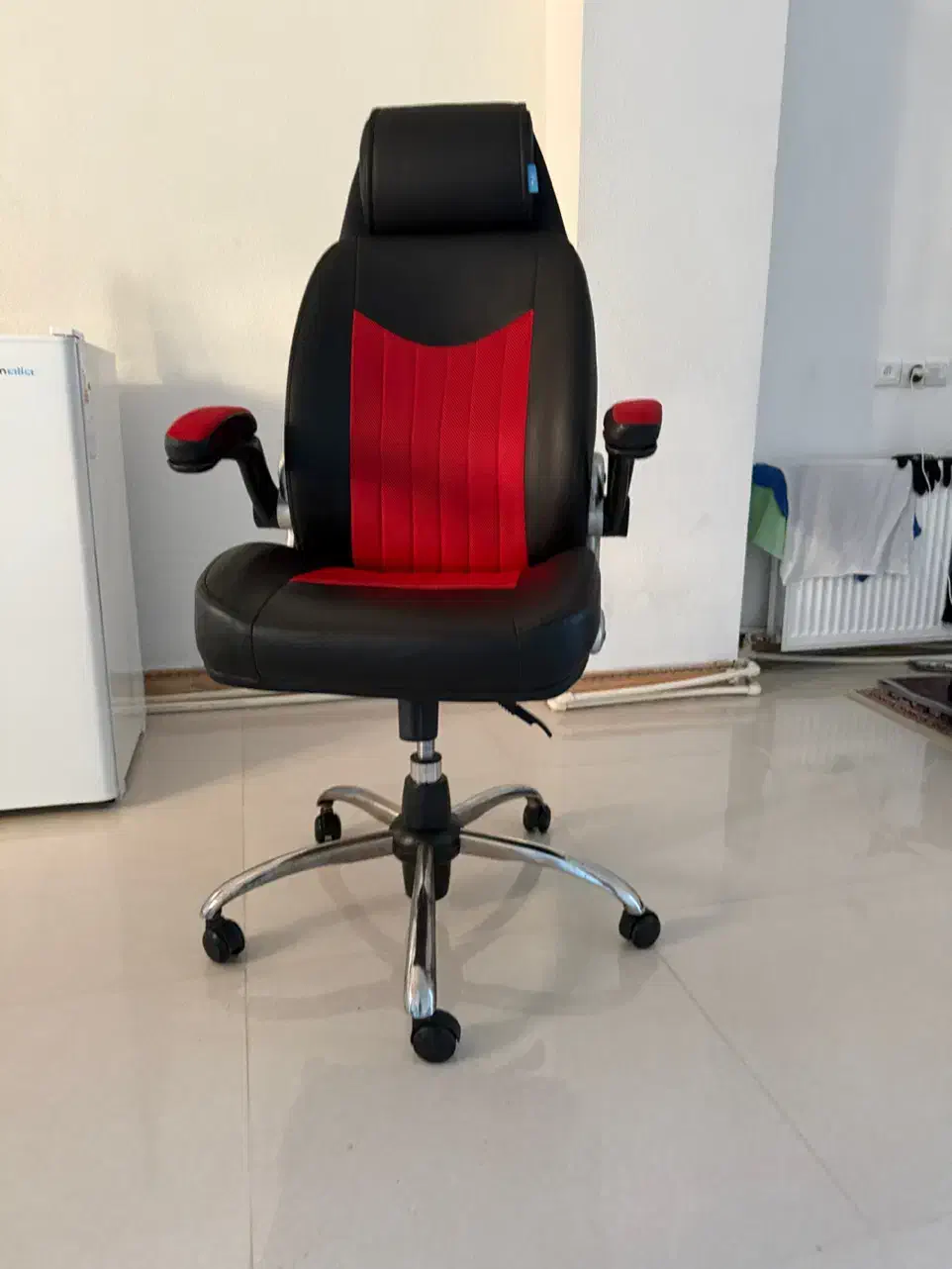 صندلی|مبلمان اداری|هچیرود, |دیوار