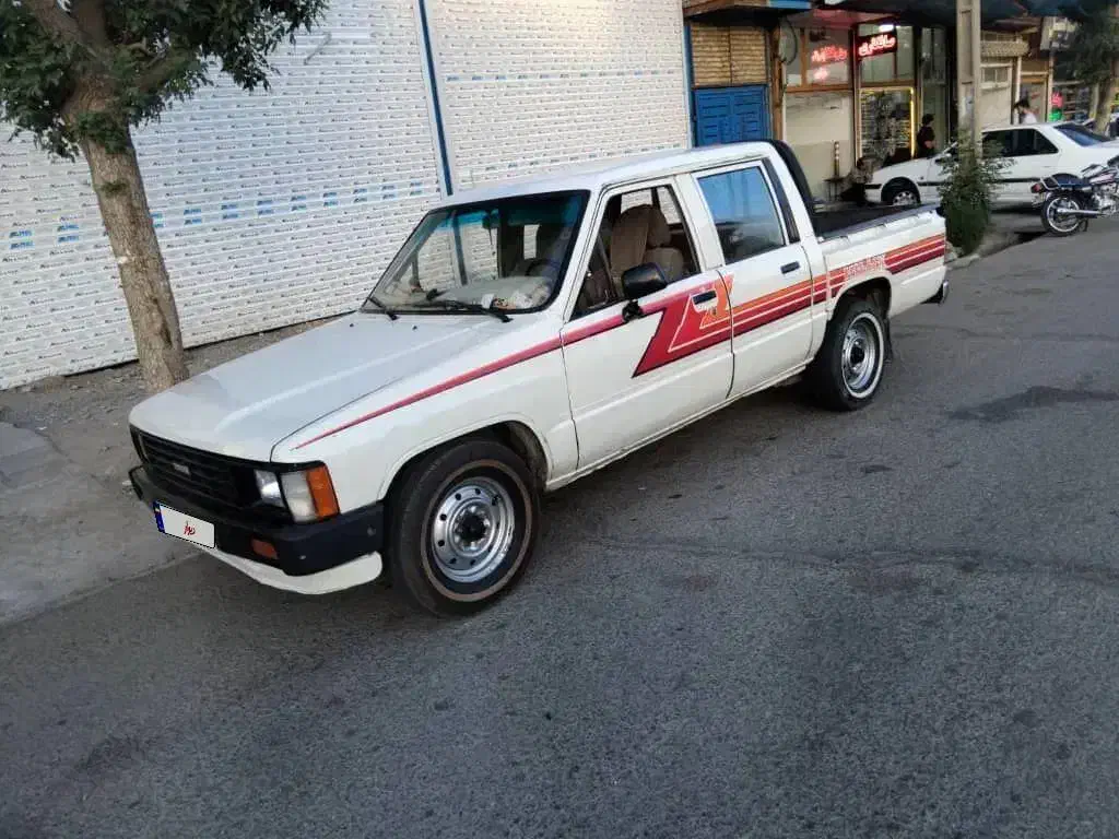 تویوتا فروشی ۸۶|خودرو سواری و وانت|مشهد, سناباد|دیوار