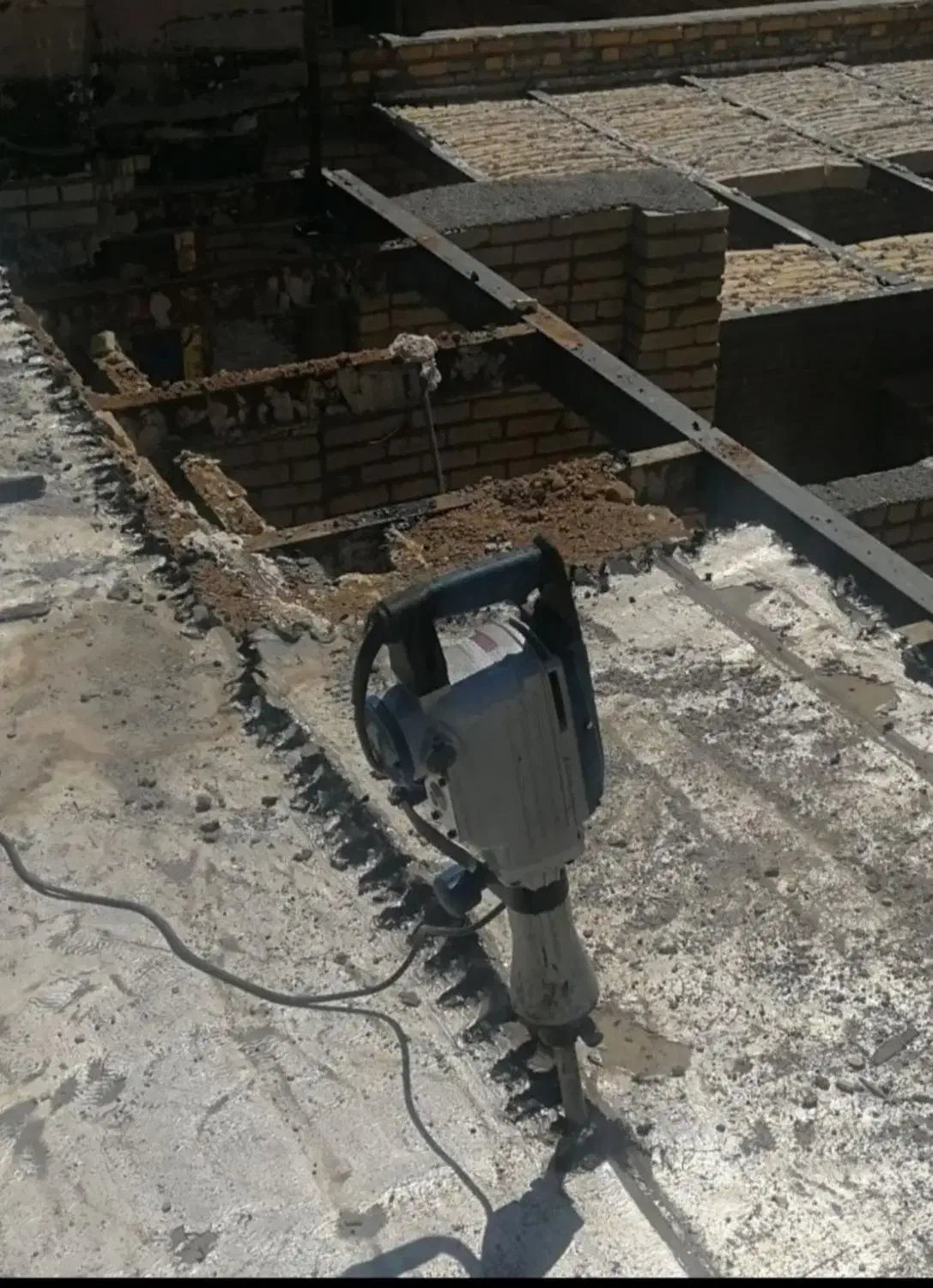 تخریب و کنده کاری ساختمان|خدمات پیشه و مهارت|تهران, دکتر هوشیار|دیوار