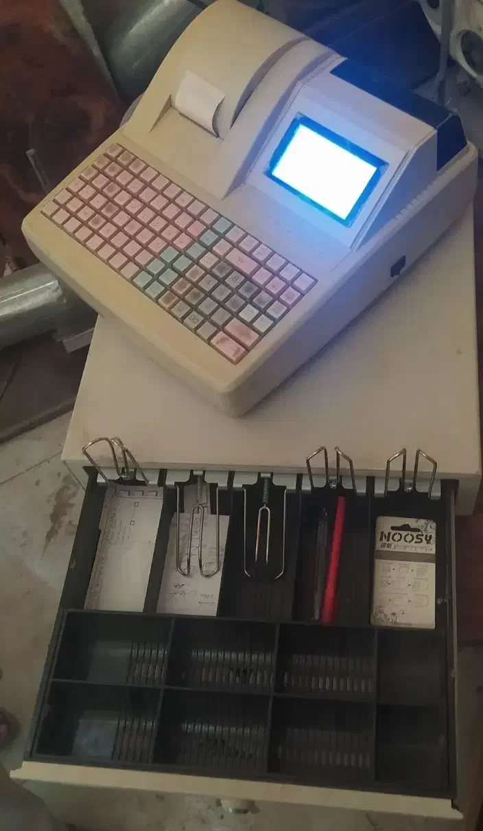 صندوق مدیریت فروش|کافیشاپ و رستوران|سراوان, |دیوار