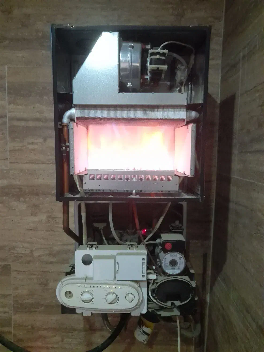 تعمیر تخصصی پکیج ، آبگرمکن ، بخاری|خدمات پیشه و مهارت|بابلسر, |دیوار