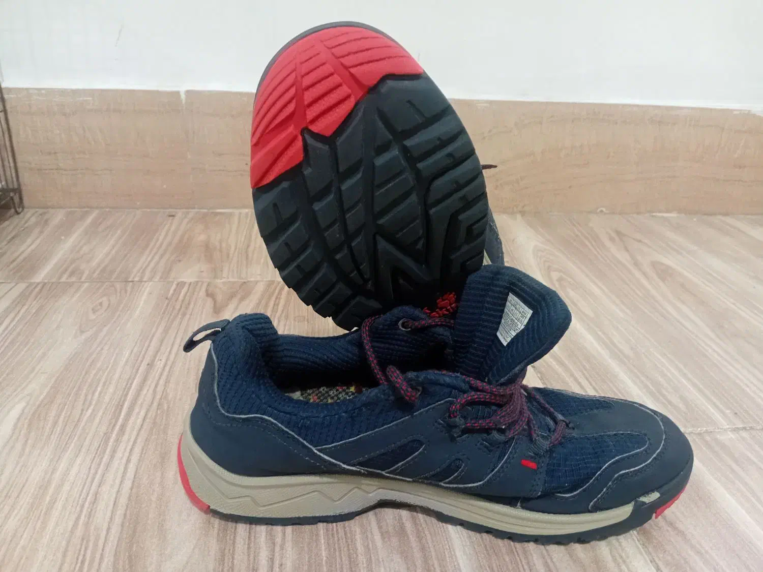 کفش خارجی شماره ی چهل ویک سایز|کیف، کفش، کمربند|کردکوی, |دیوار