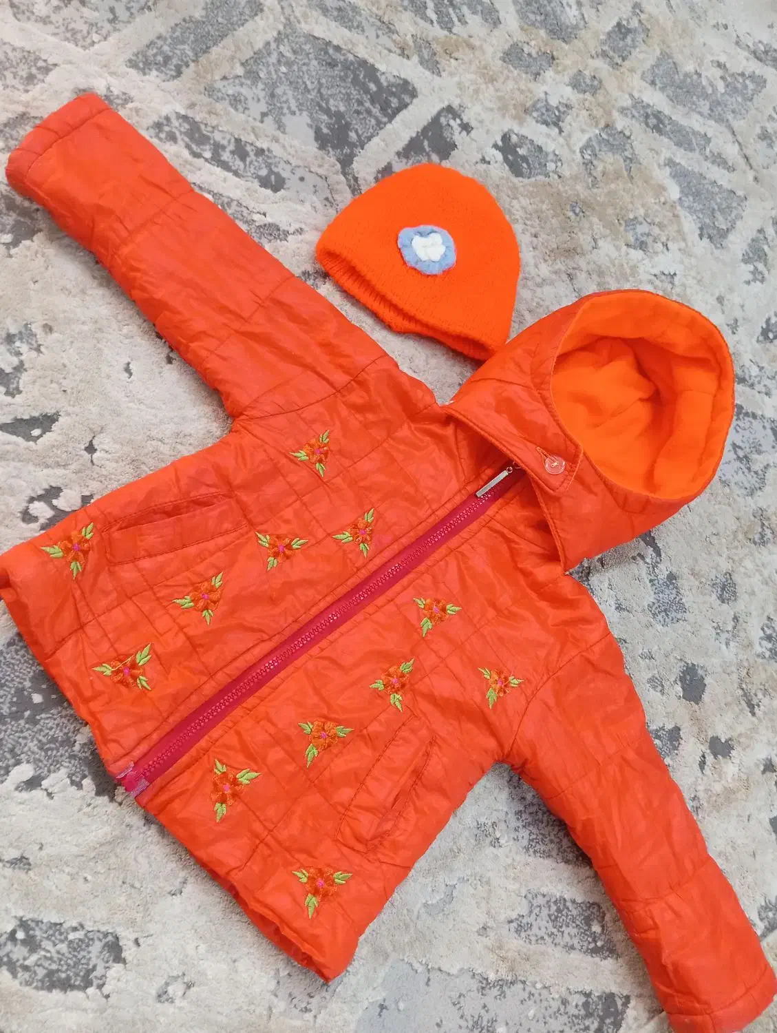 کاپشن و کلاه و لباس بچگانه|کفش و لباس بچه|پاکدشت, پاکدشت (مامازند)|دیوار