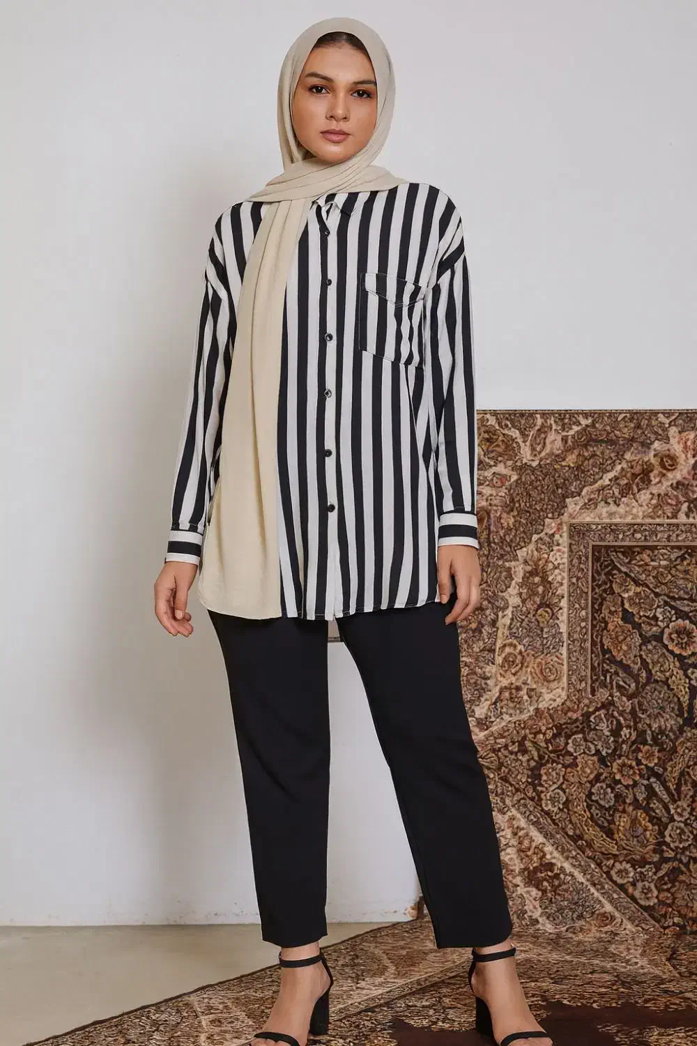 لباس|لباس|نهبندان, |دیوار