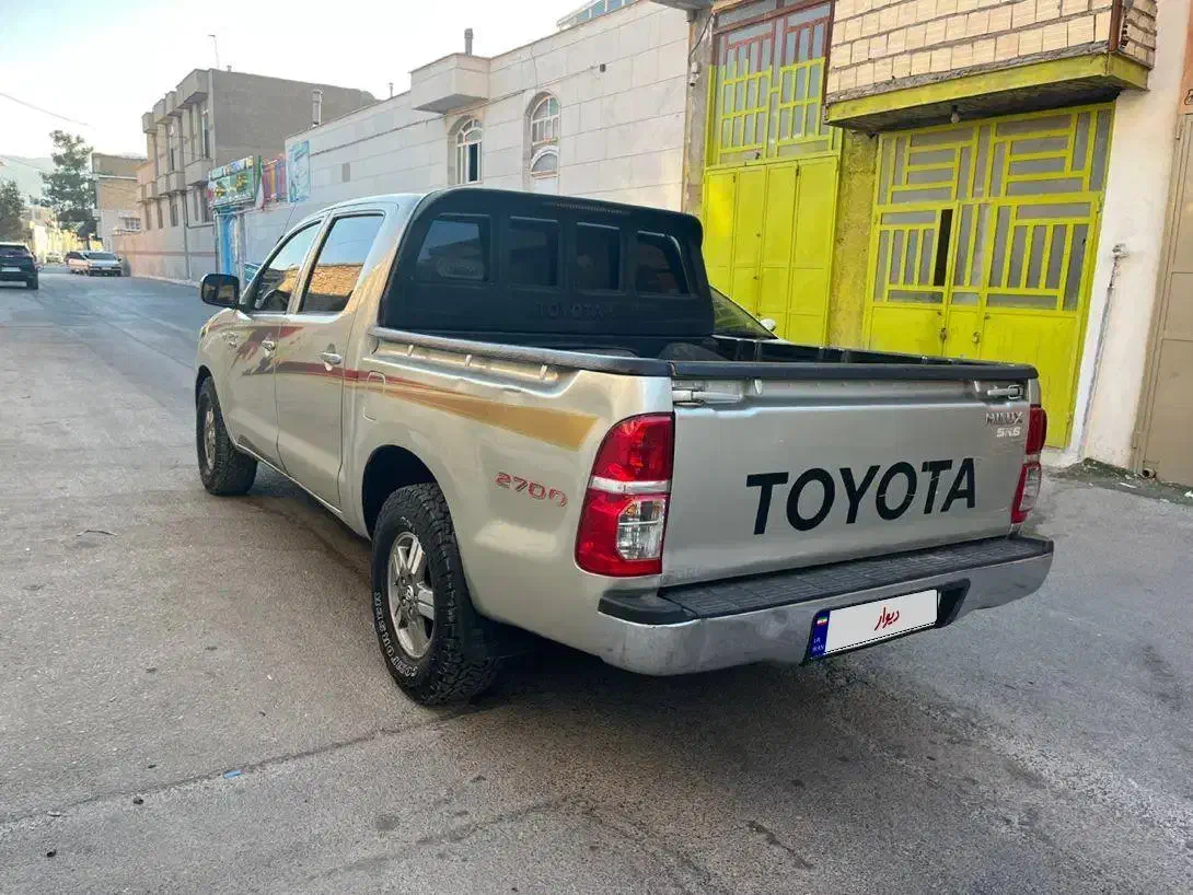 تویوتا هایلوکس|خودرو سواری و وانت|سیرجان, |دیوار