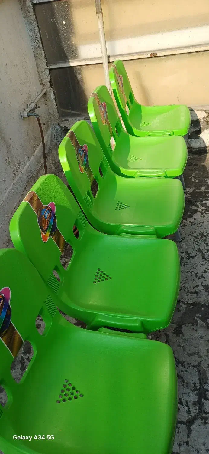 صندلی پلاستیکی پایه فلزی سبز رنگ ناصر با کد ۸۰۸|صندلی و نیمکت|تهران, افسریه شمالی|دیوار