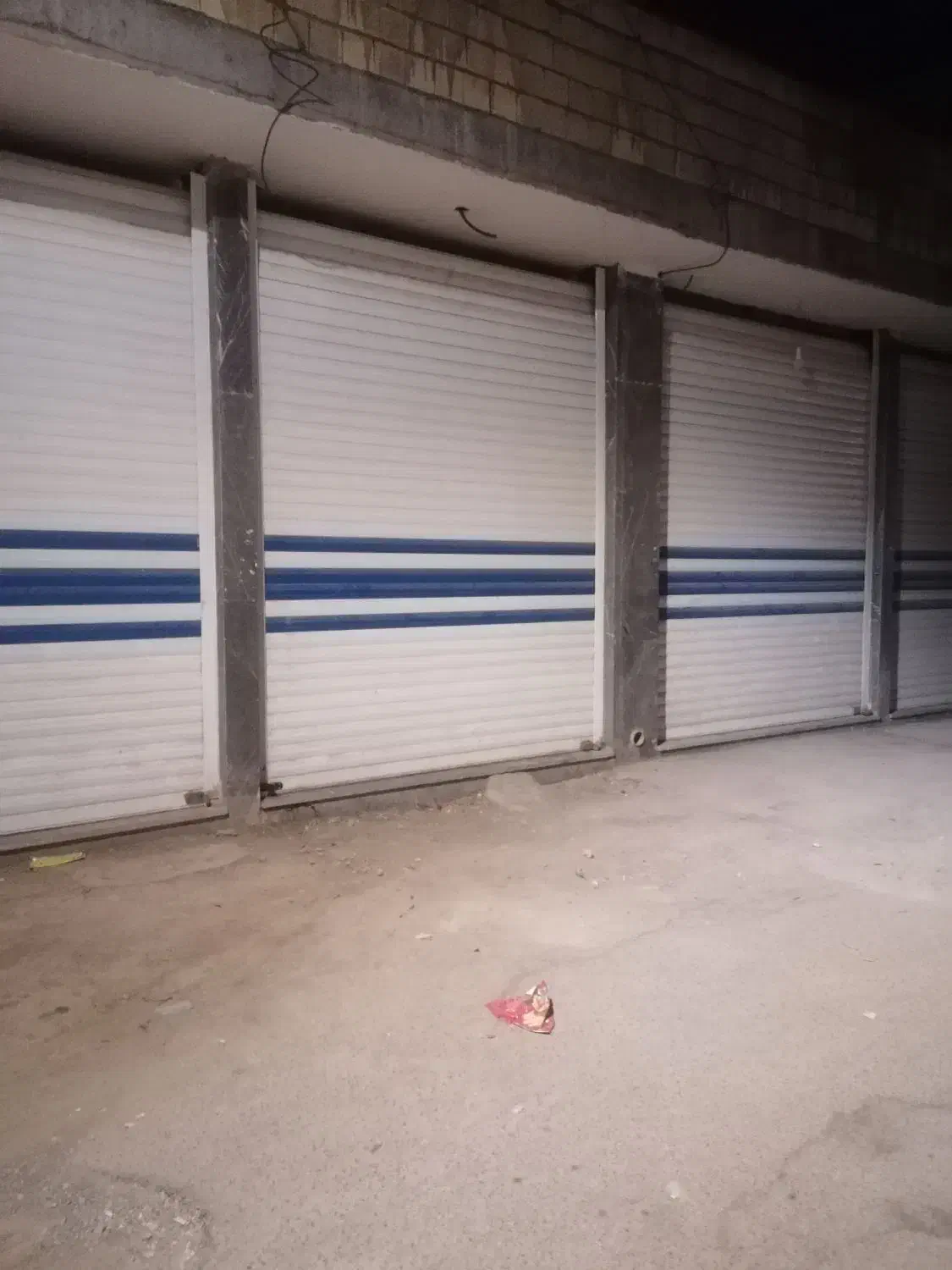 فروش مغازه 30 متری با 4 متر ارتفاع|فروش مغازه و غرفه|خمینی‌شهر, |دیوار