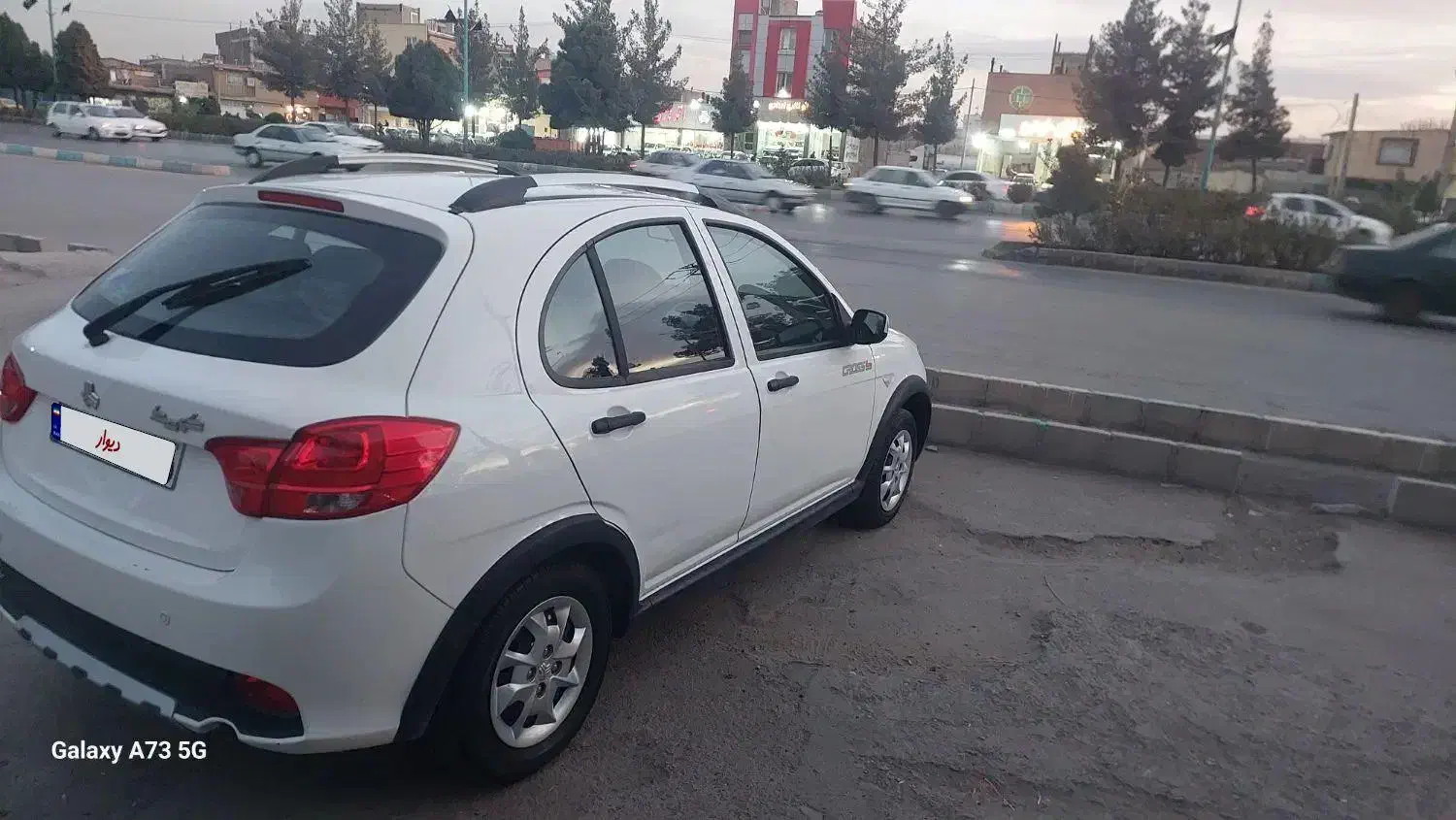 کویک ۴۰۱ کارمندی بدون رنگ ۶۰ تا کار|خودرو سواری و وانت|کرمان, |دیوار