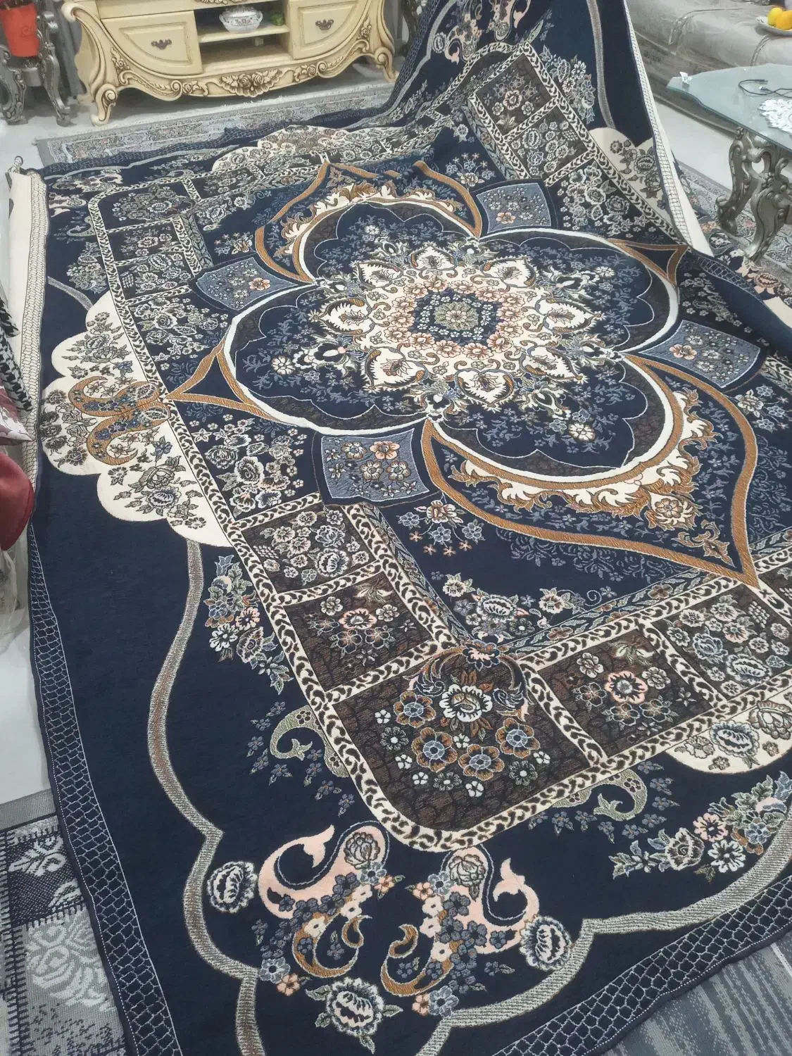 روفرشی‌استفاده‌نشده‌طرح‌‌ترنج‌‌زیبا|روفرشی|آستانه اشرفیه, |دیوار