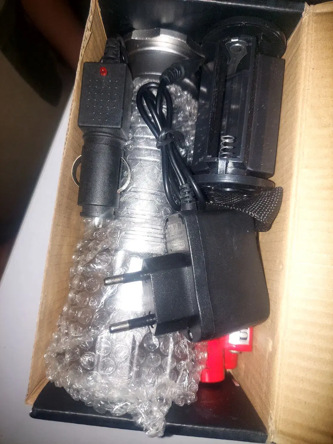 چراغ قوه|لامپ و چراغ|علی‌آباد کتول, |دیوار