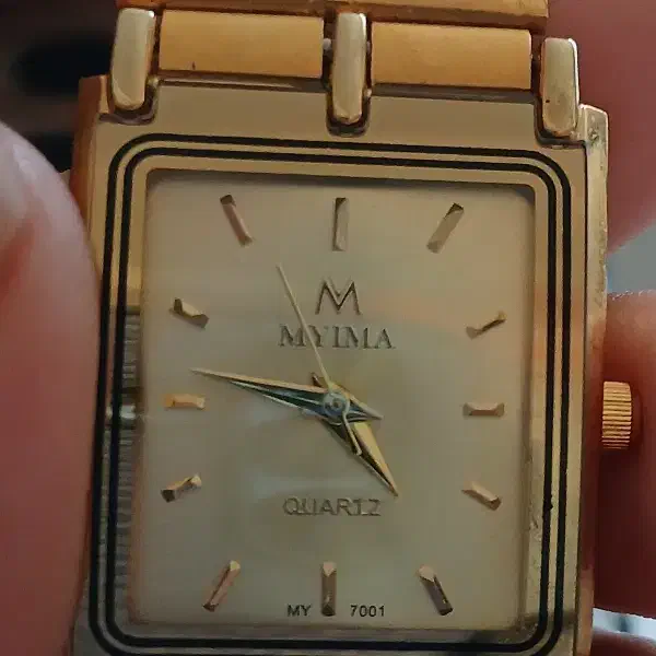 ساعت درحدنو|ساعت|هشتگرد, هشتگرد قدیم|دیوار