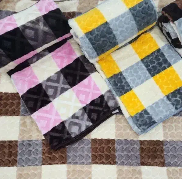 جاسیخی|سفره، حوله، دستمال آشپزخانه|قم, مسجد امام حسن|دیوار