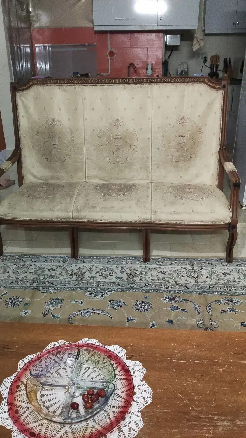 مبل ۹نفره|مبلمان خانگی و میز عسلی|گلبهار, شهر جدید گلبهار|دیوار