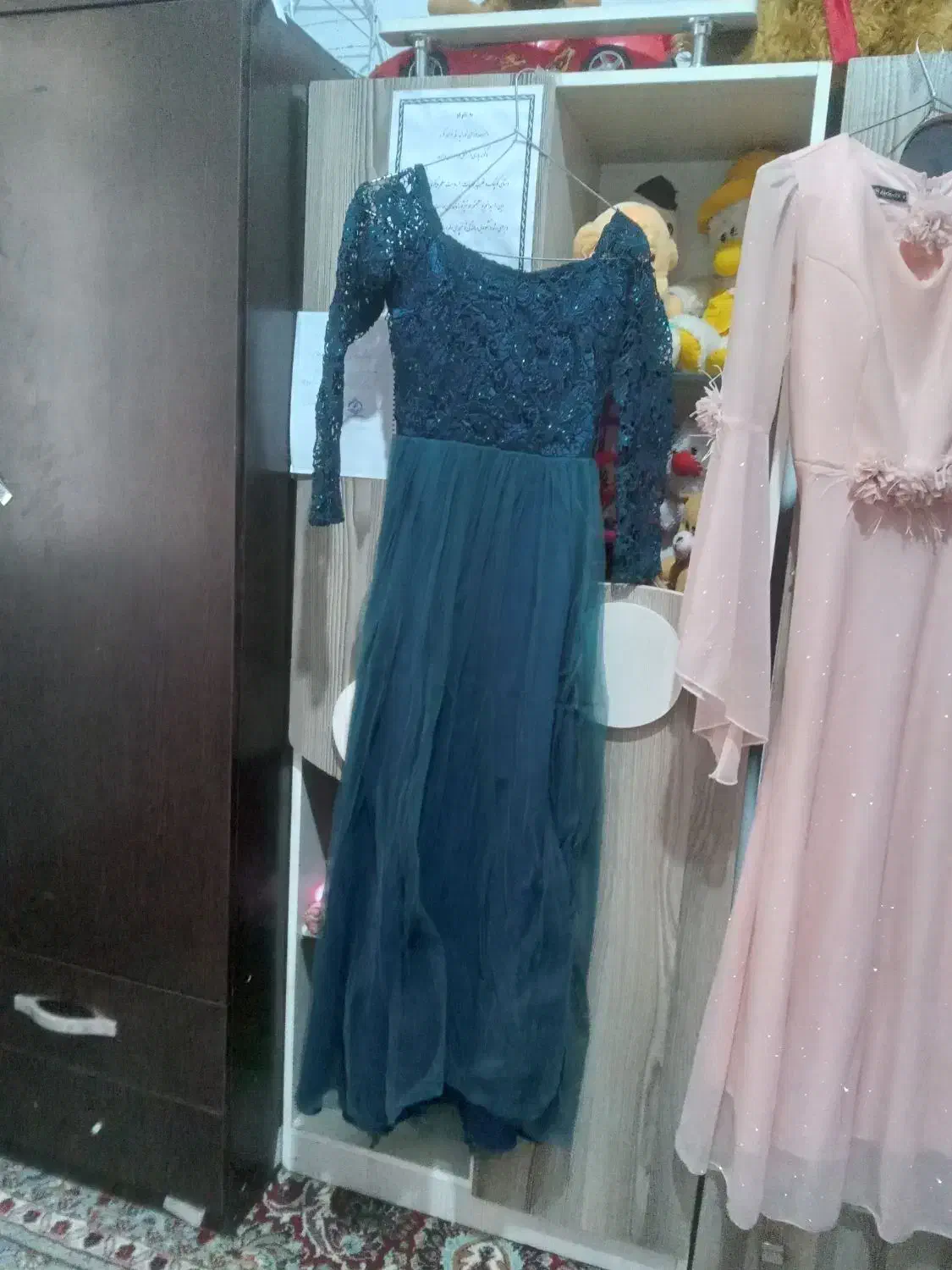 لباسادوباربیشترپوشیده نشده|لباس|تایباد, |دیوار